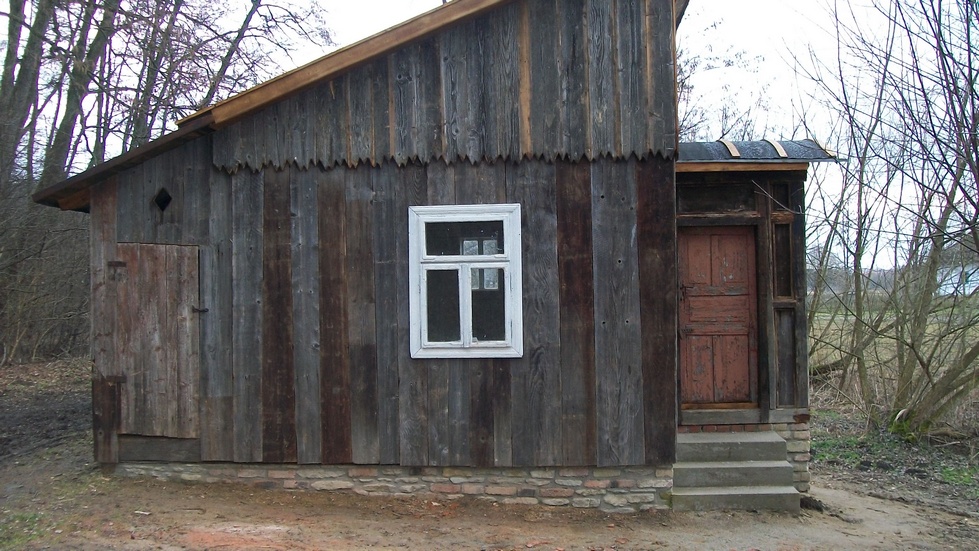 Cygański dom z Kopytowej przeniesiony do Skansenu w Sanoku. 