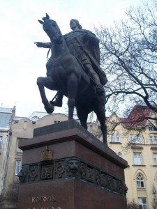 Pomnik jedynego króla Rusi Halickiej Daniela Romanowicza umiejscowiony na Placu Halickim we Lwowie.